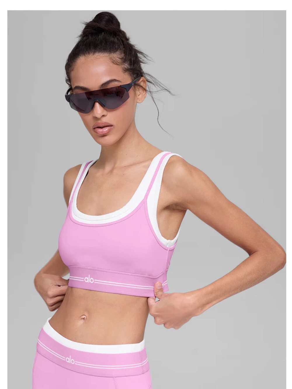 ALO Yoga Women’s Light Pink Layered Scoop Sports Bra - Picture 2 of 4